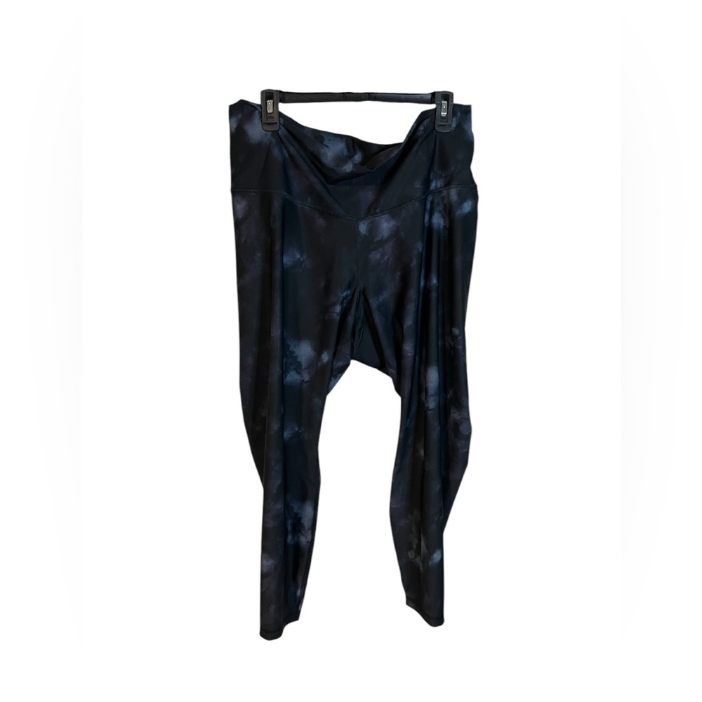 A pair of Old Navy active go - dry blue leggings in size XXL
